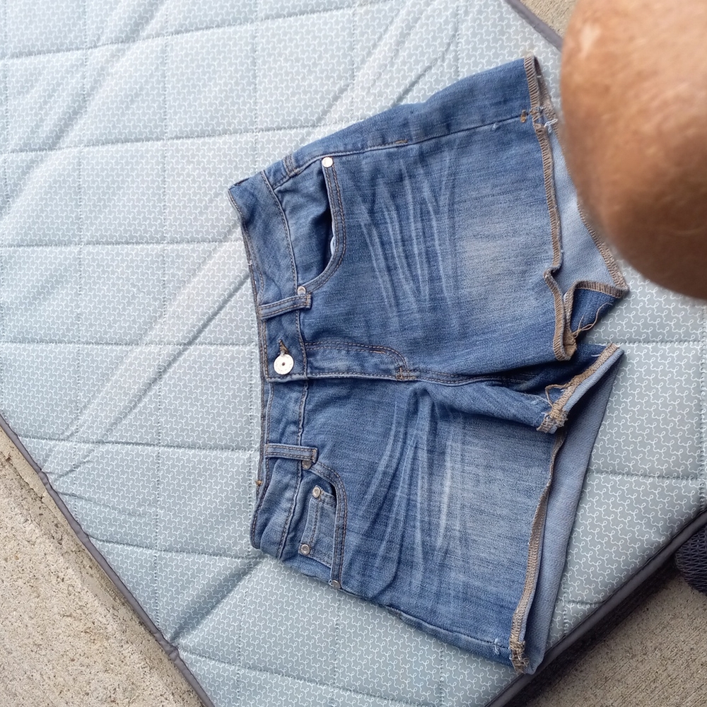 Woman shorts D16